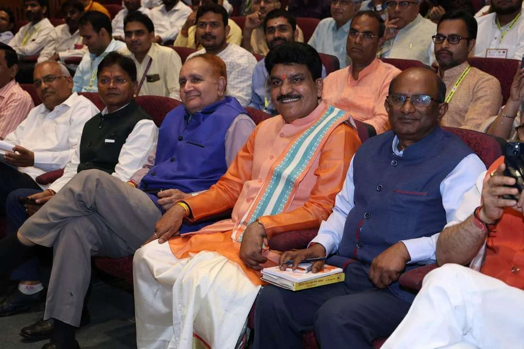 युवा इतिहासकार 18